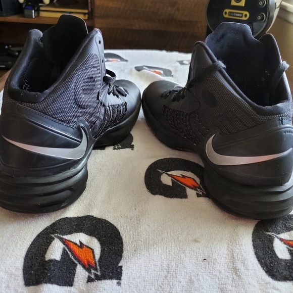 Nike 2013 Hyperdunks - Picture 3 of 4